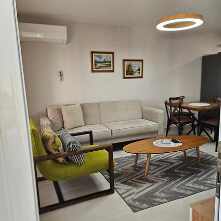 Alex'S Apartment Durres Bagian luar foto