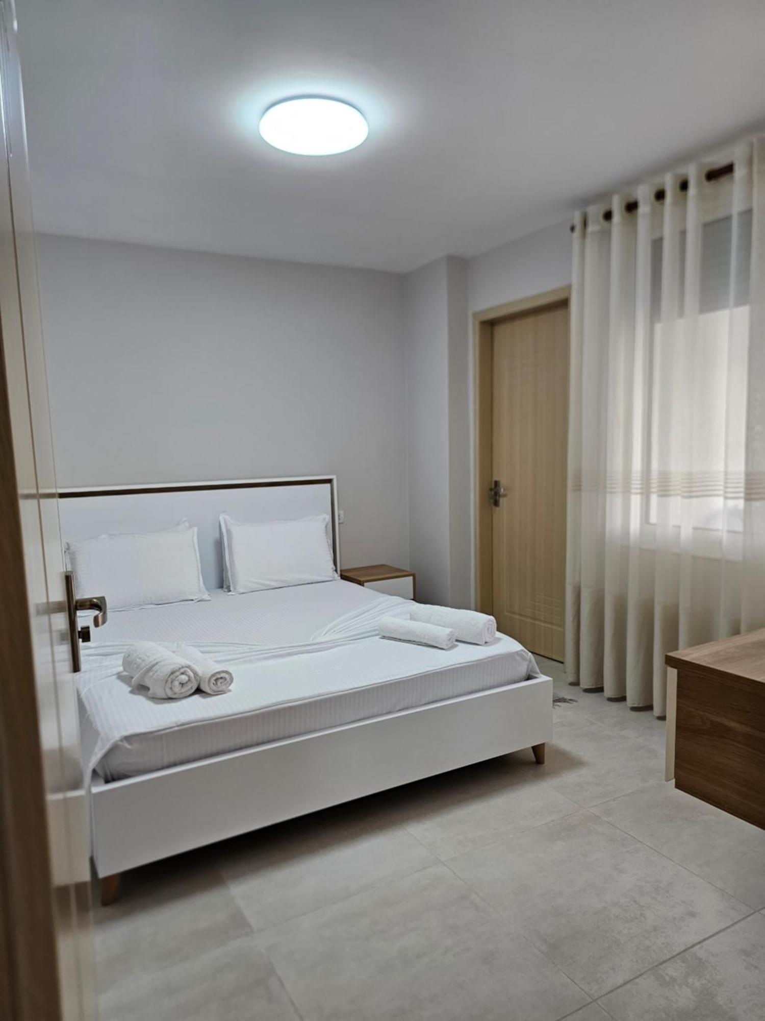 Alex'S Apartment Durres Bagian luar foto