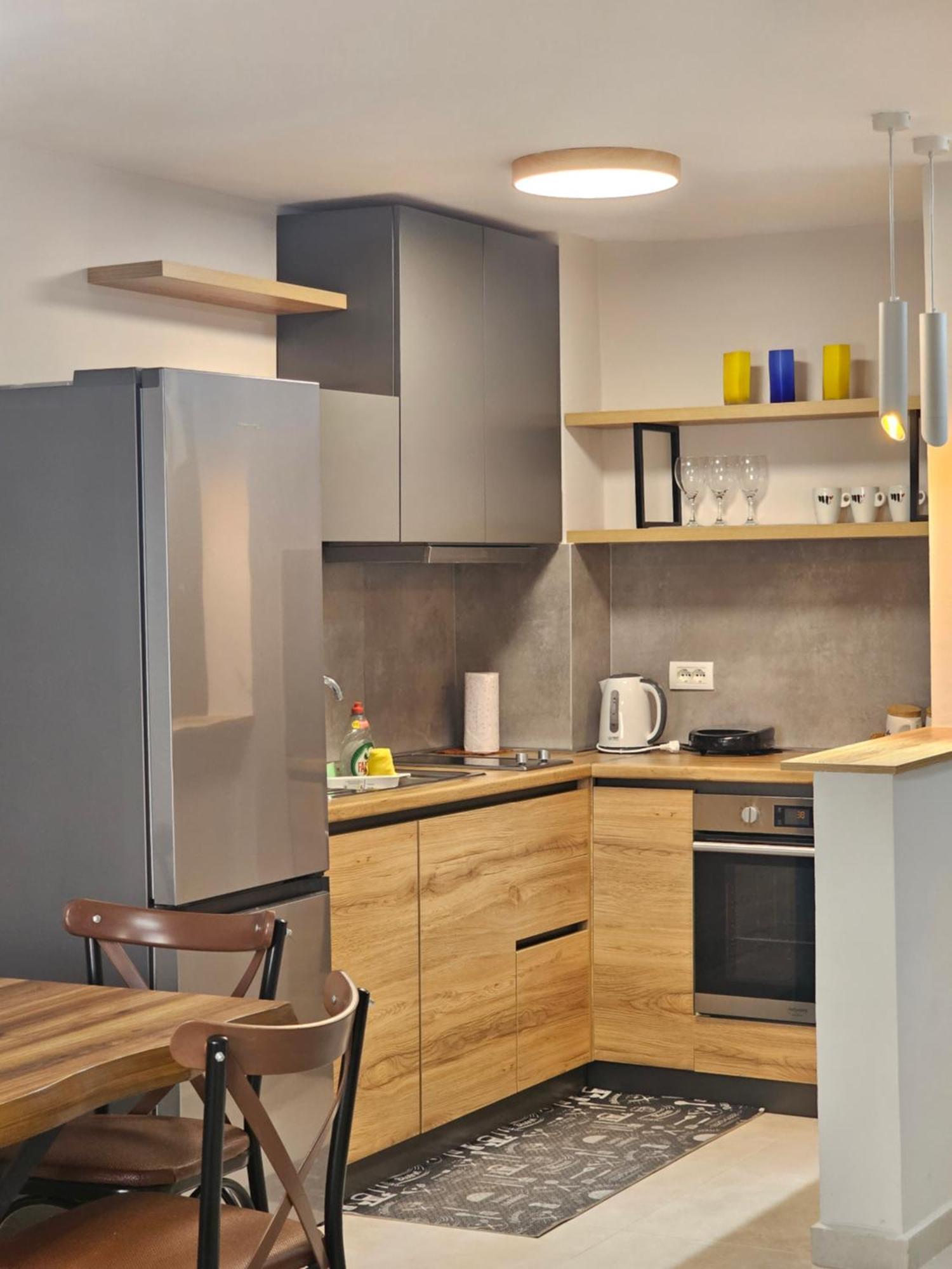 Alex'S Apartment Durres Bagian luar foto