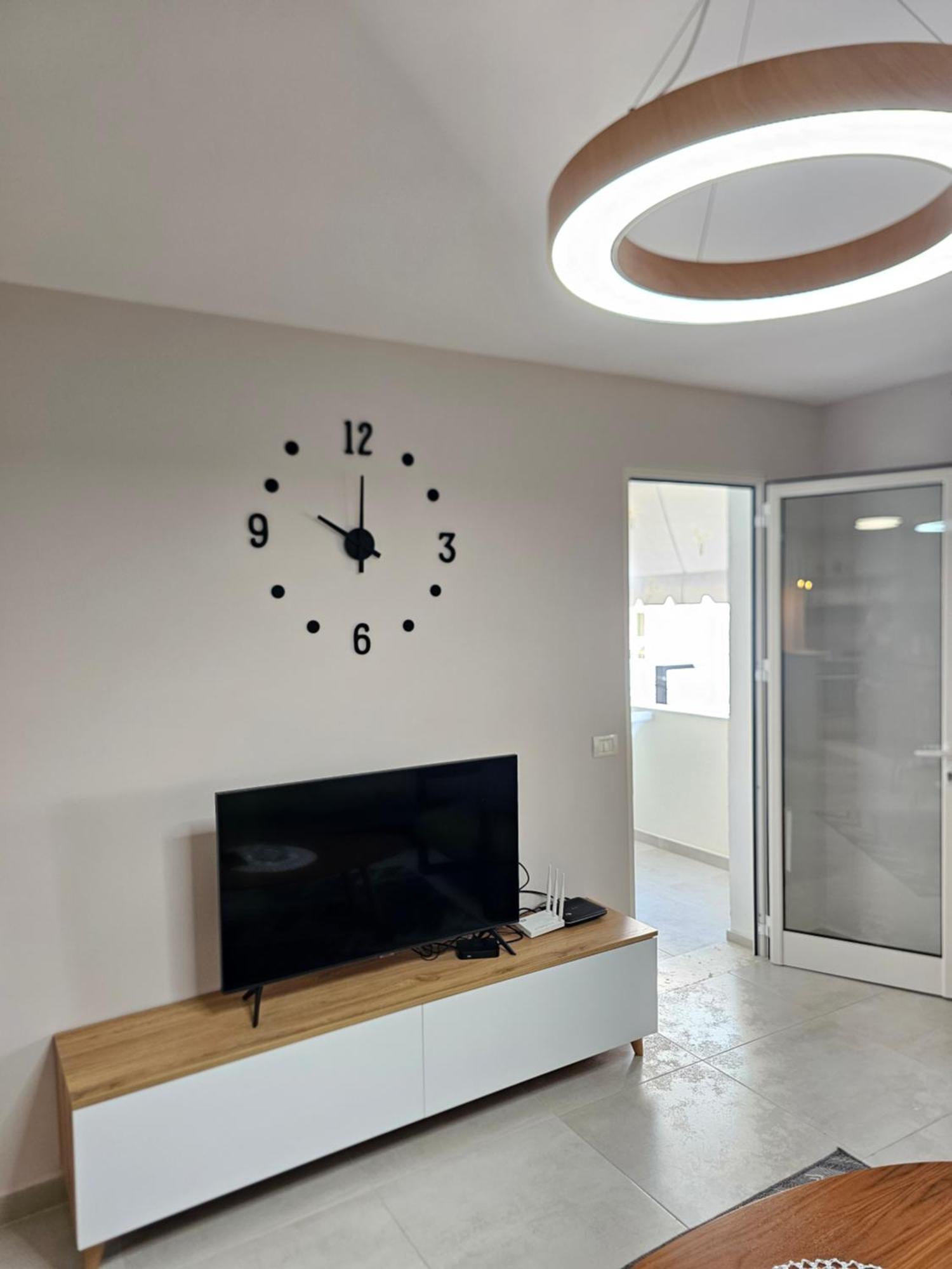 Alex'S Apartment Durres Bagian luar foto