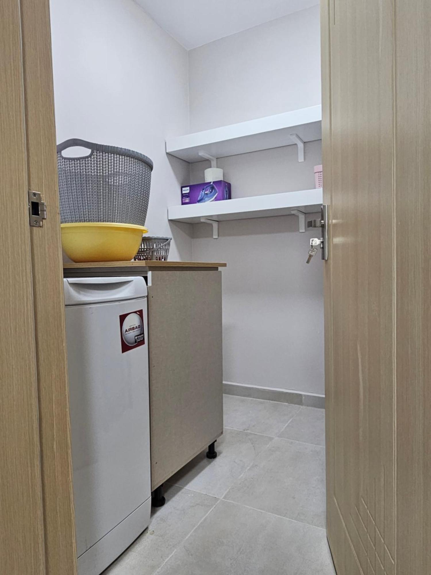 Alex'S Apartment Durres Bagian luar foto