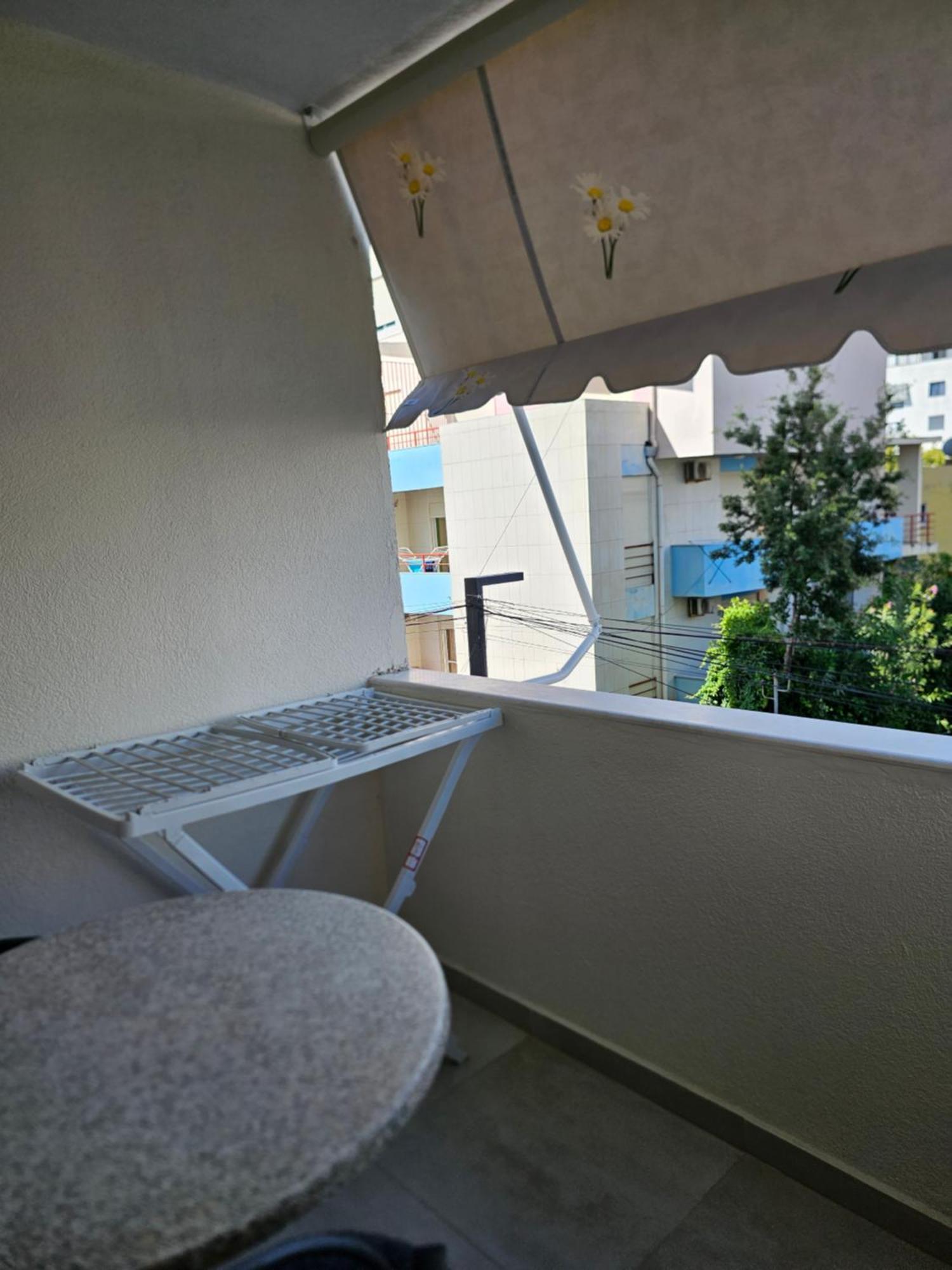 Alex'S Apartment Durres Bagian luar foto
